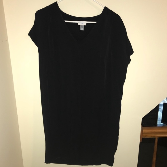 Black t-shirt dress - Picture 2 of 2